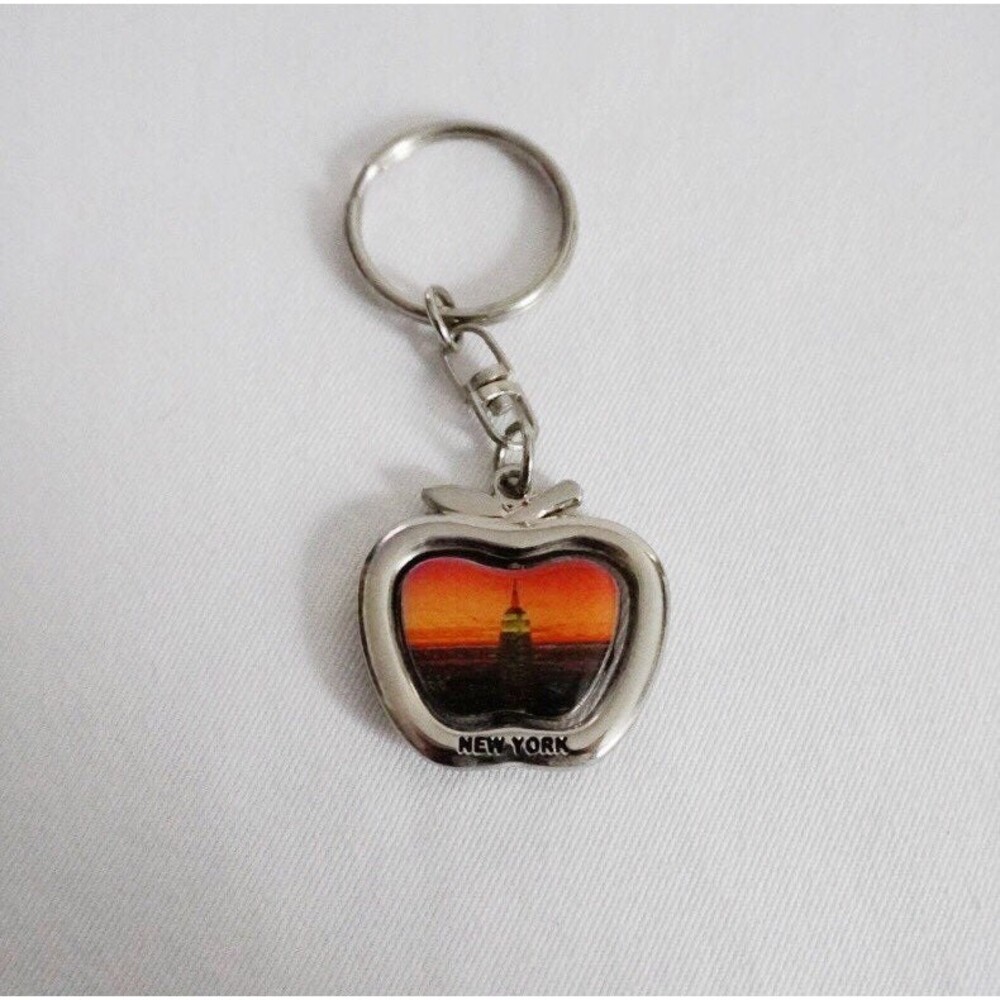 New York Sunset Skyline Apple Spinner Souvenir Keychain